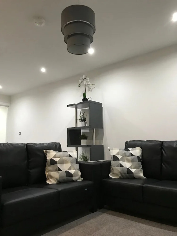 Swift Apartment 5 - Shield House