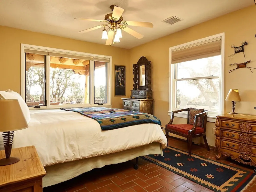 Piñon Vista - 360° Majestic Views, Just Blocks From the Plaza