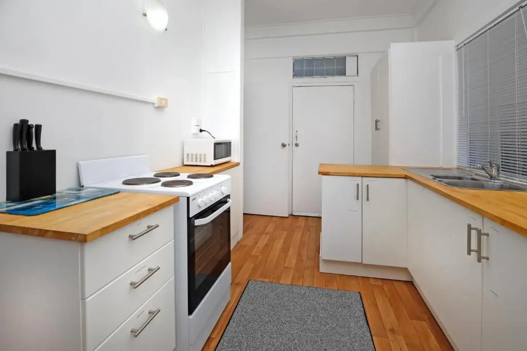 Easy Going Holiday Unit On McKenzie MK6