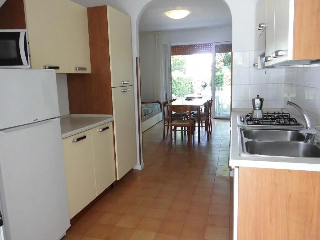 Terraced house with private garden