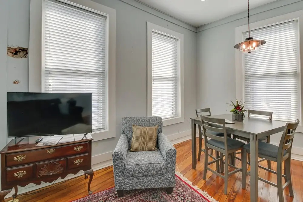 Modern Downtown Hot Springs Vacation Rental!