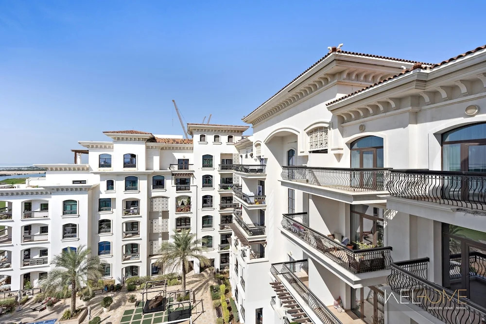 WelHome - Luxury Apt Close to Yas Water and Ferrari World