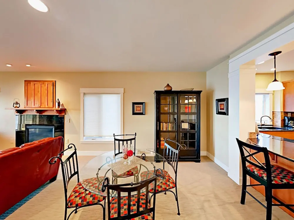 1125 NW Spring St Condo Unit A-203