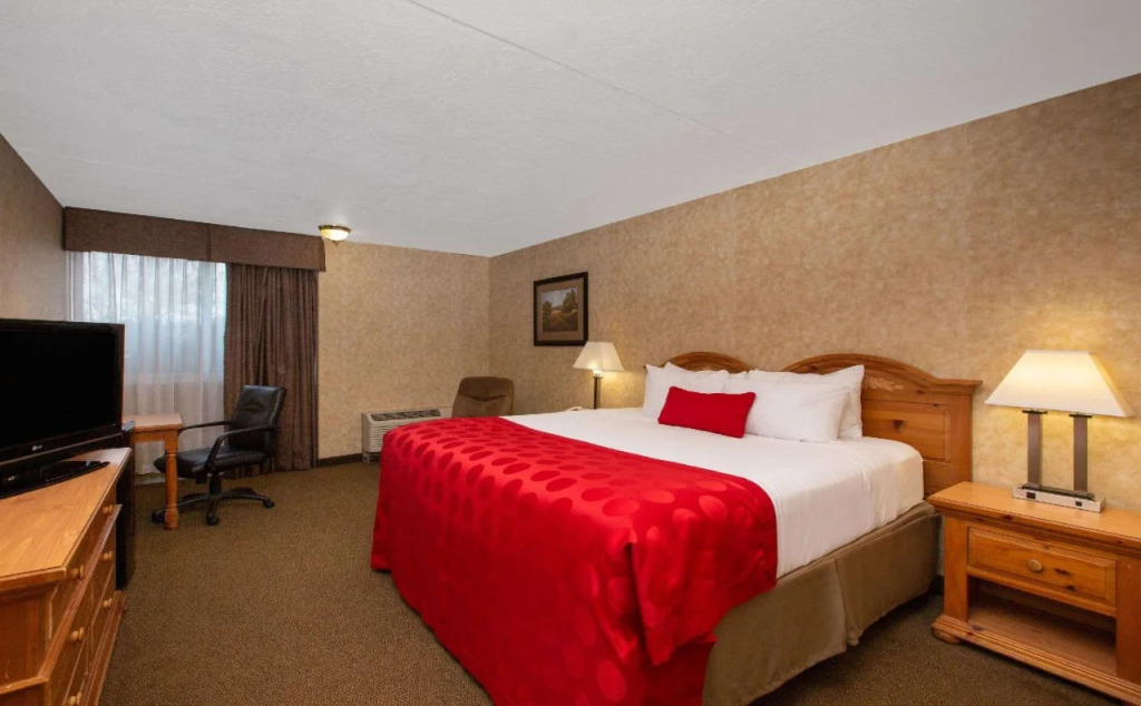 EverSpring Inn and Suites