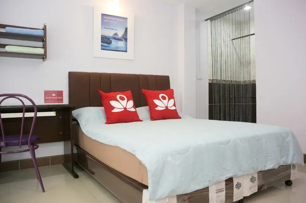 ZEN Rooms Mahajak Residence