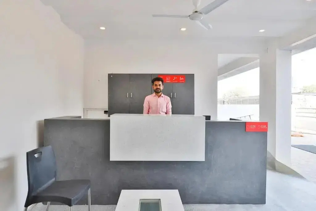Nova Hotel New Crossroad By OYO Rooms