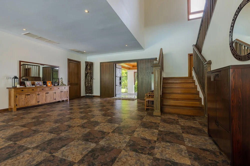 Large 6 Bed Luxury Villa on the Golf Course (PHJ)