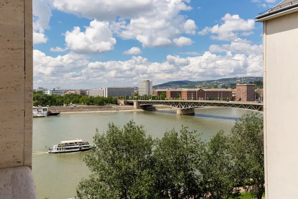 Riverhood Apartment