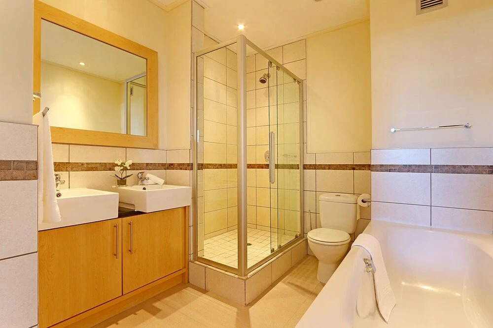 Manhattan Suites 703