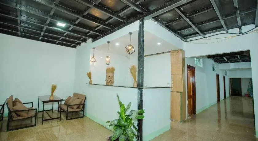 Giang Son Hostel