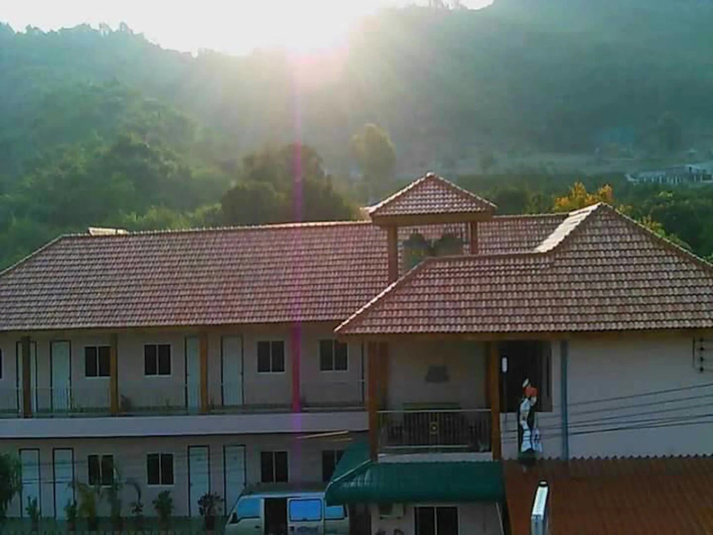 Wattana Hill Resort