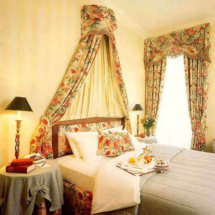 Gallery Hotel