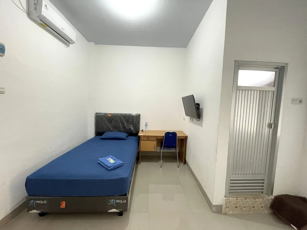 Hotel O Penginapan Musafir Syariah Near Paramount Woman & Childern's Hospital