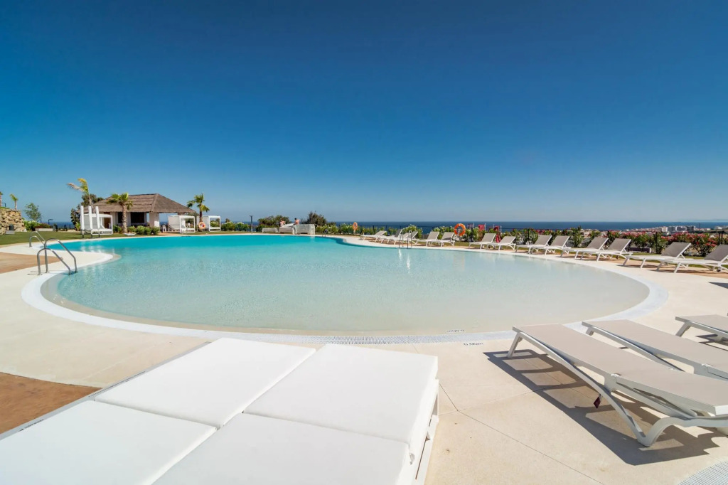 LAE9.1I- Apotel Estepona Hills by roomservices