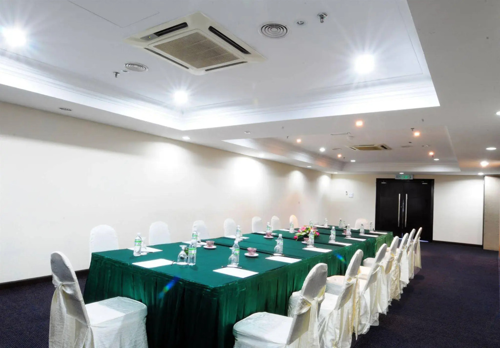 Hotel Sentral Seaview @ ​Beachfront