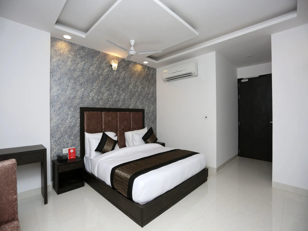 OYO 14769 Hotel Belmonk