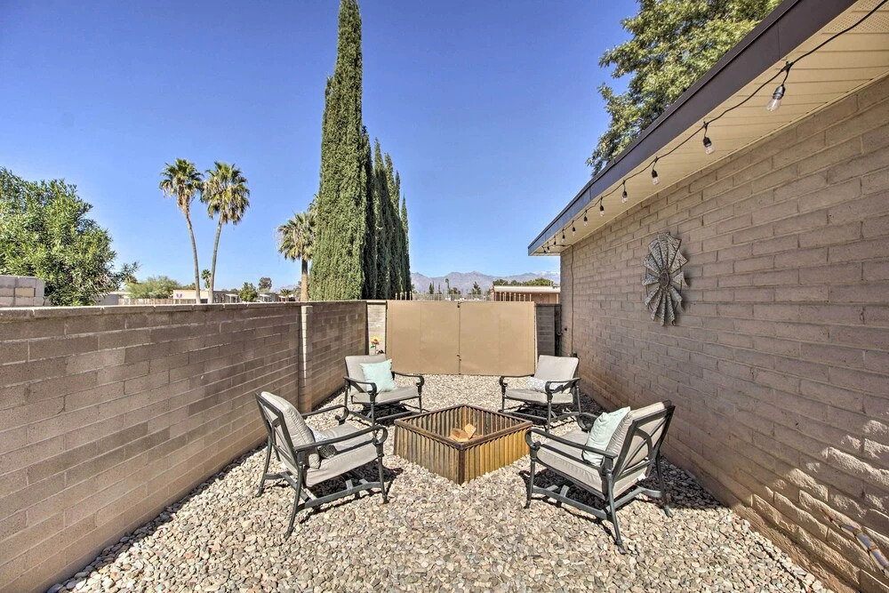 Groups Welcome! 2-home Tucson Escape w/ Fire Pit