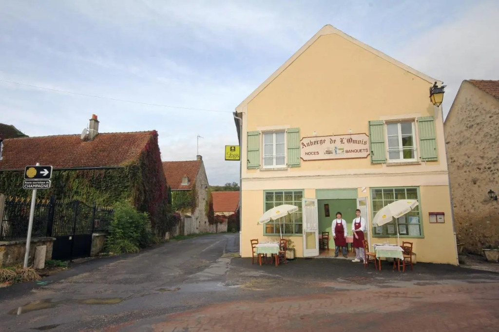 Auberge De LOmois