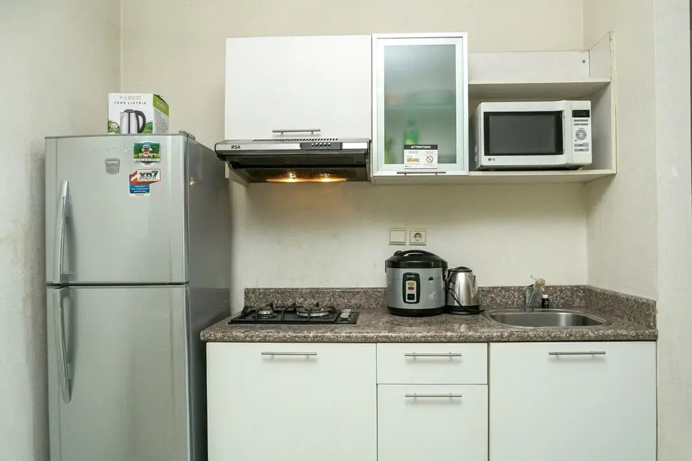 Comfy 1Br At Bellezza Apartment