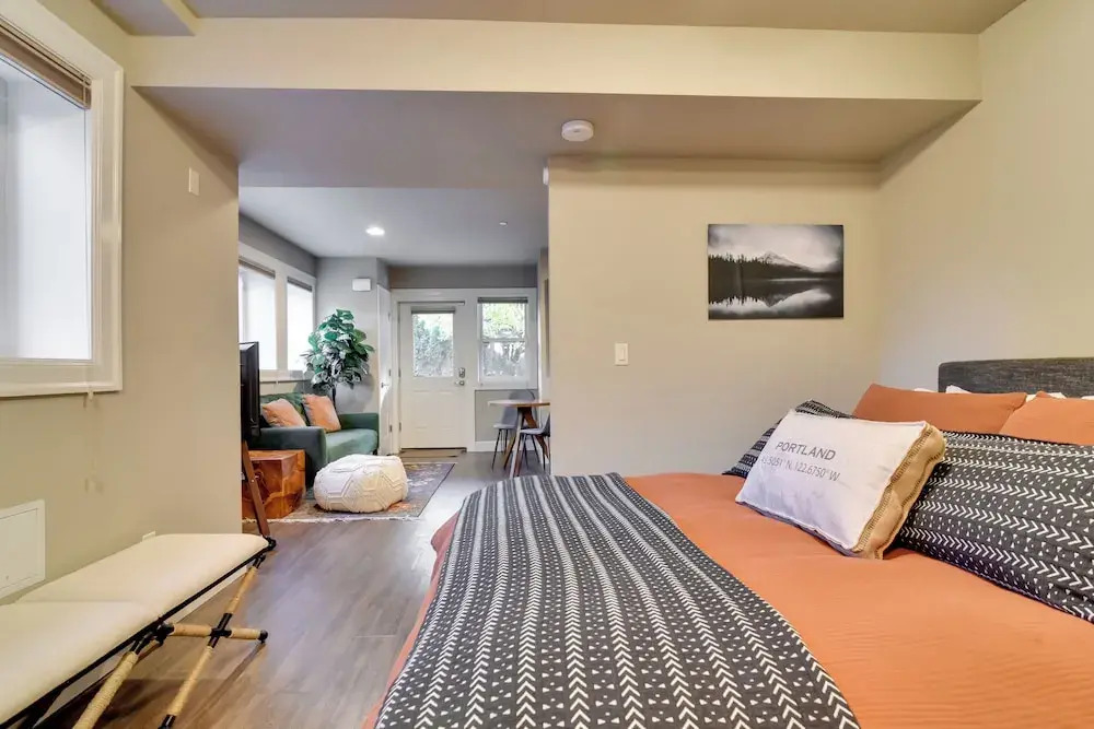 Walkable Portland Studio < 1 Mi to Dtwn!