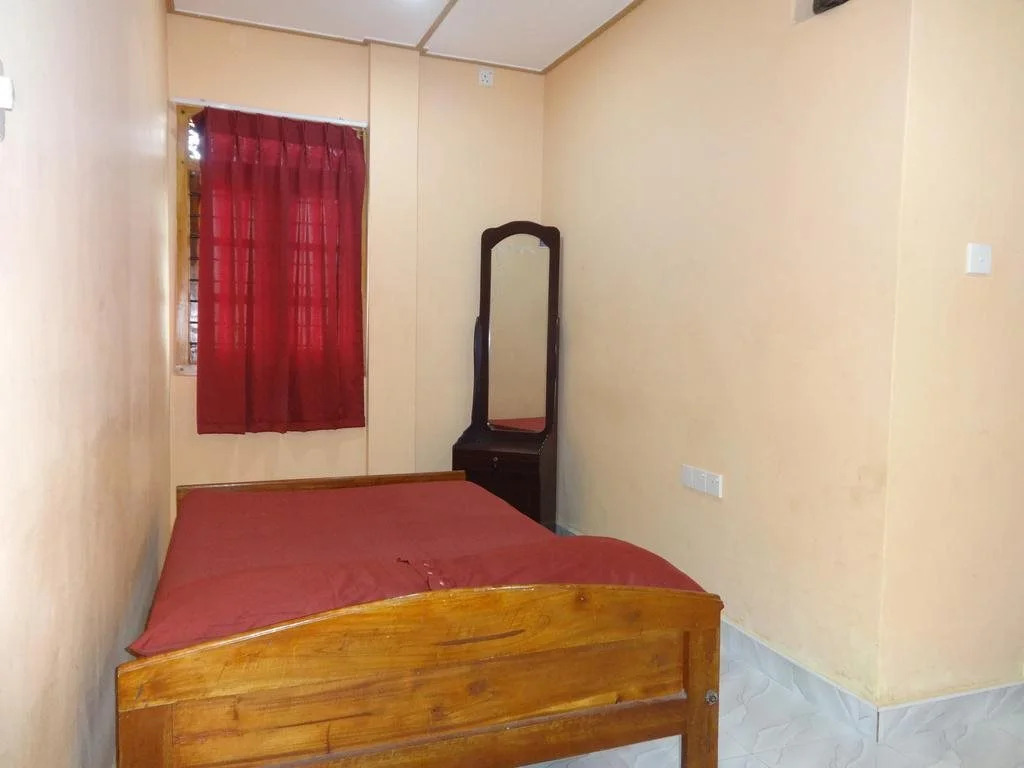 Motel Apple Five