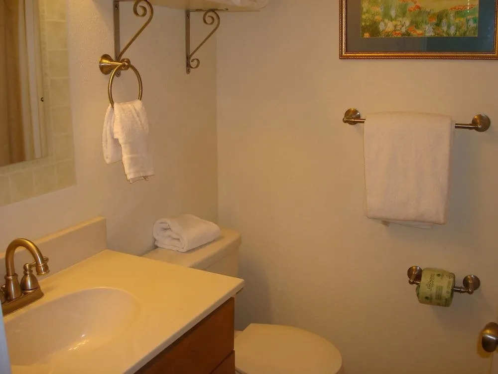 Coastal Nest 207BH