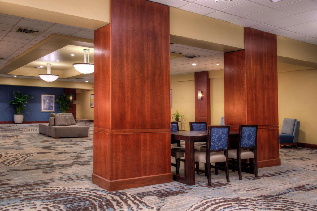 DoubleTree by Hilton Hotel Tampa Airport-Westshore