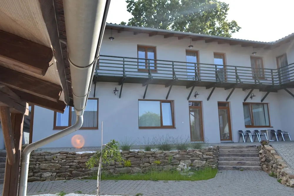 Farm Kundratice