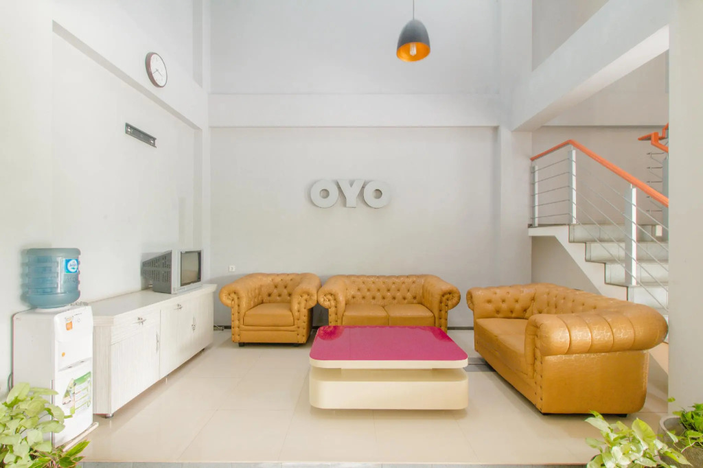 OYO 871 Aira Costel