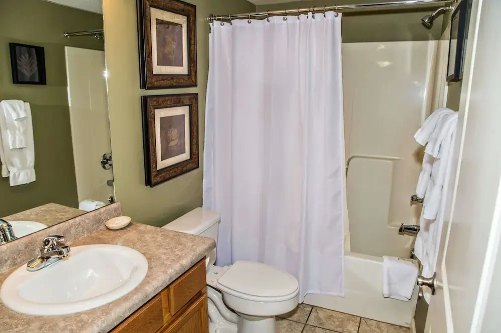 Cedar Lodge 302