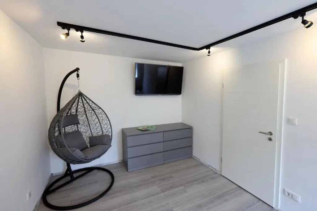Modern und Neu, TOP Ausstattung mit Kaffeevollautomat, 2x Netflix-TV, Lüftungsanlage, Geschirrspüler
