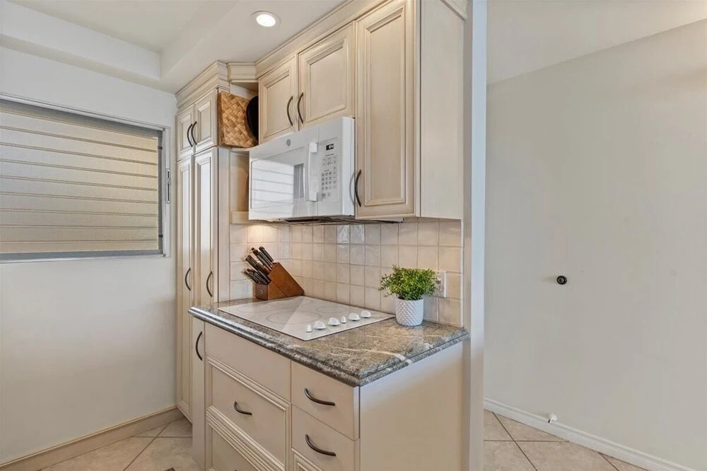 Royal Mauian 512 2 Bedroom Condo