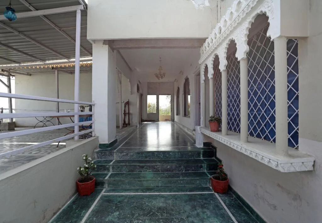 OYO 10206 Home Modern Stay near Fateh Sagar