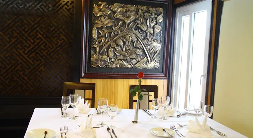 LAzalee Cruise Halong