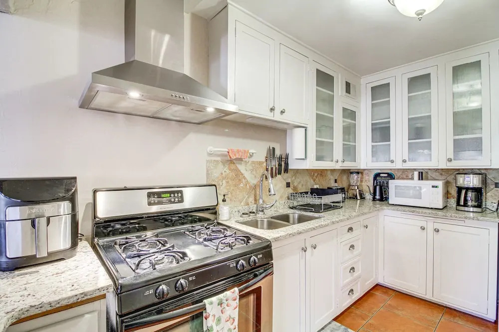 Dog-friendly Albuquerque Home: 1 Mi to U of NM!