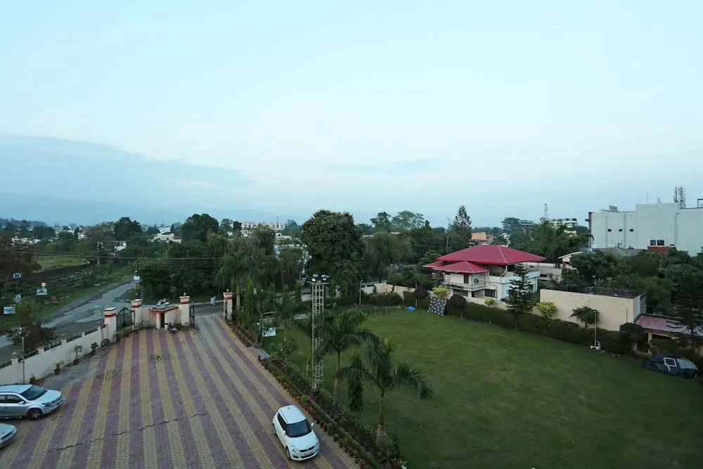 OYO 8983 Royal Inn