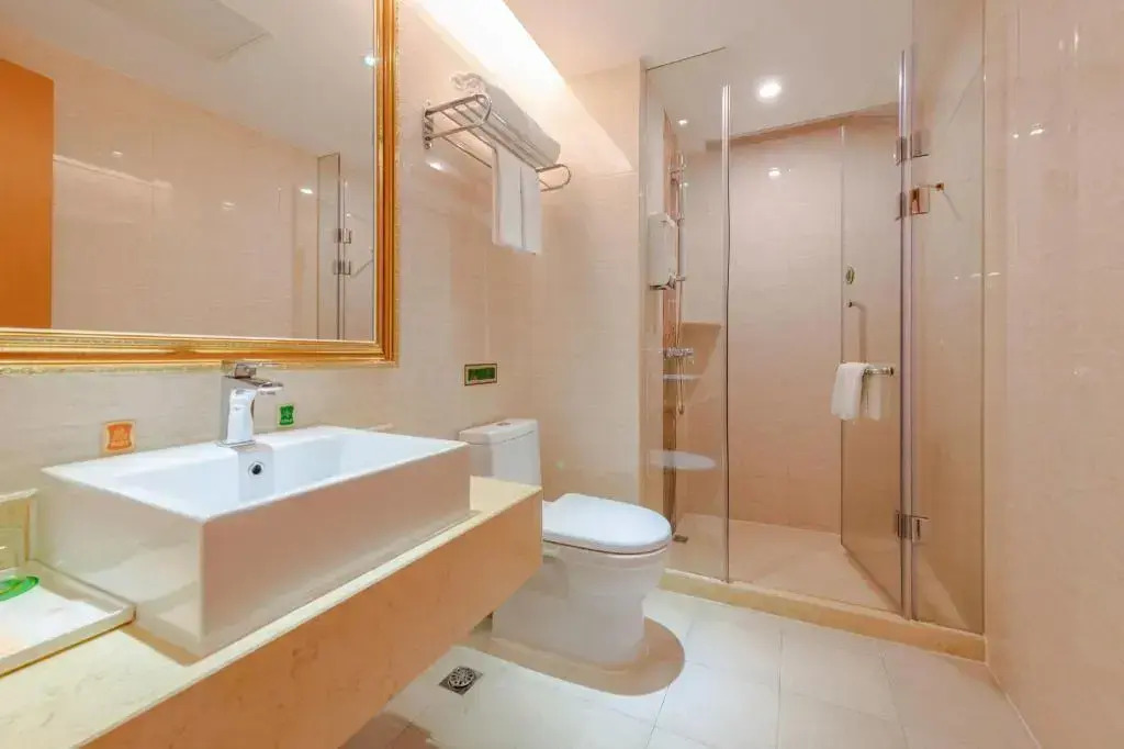 Vienna Hotel Shenzhen Gongming Huafa North Road