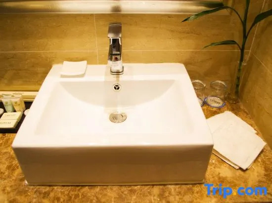 Zhonghai Business Hotel