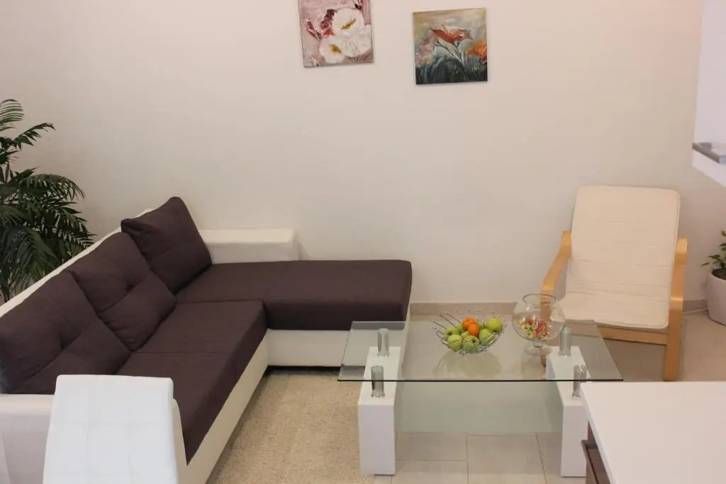 Apartment Maras