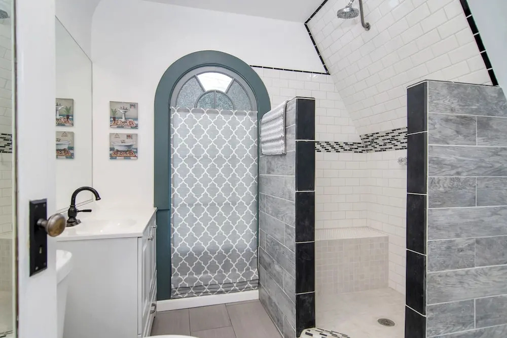 New Listing! Updated Victorian W/ Downtown Views 3 Bedroom Home