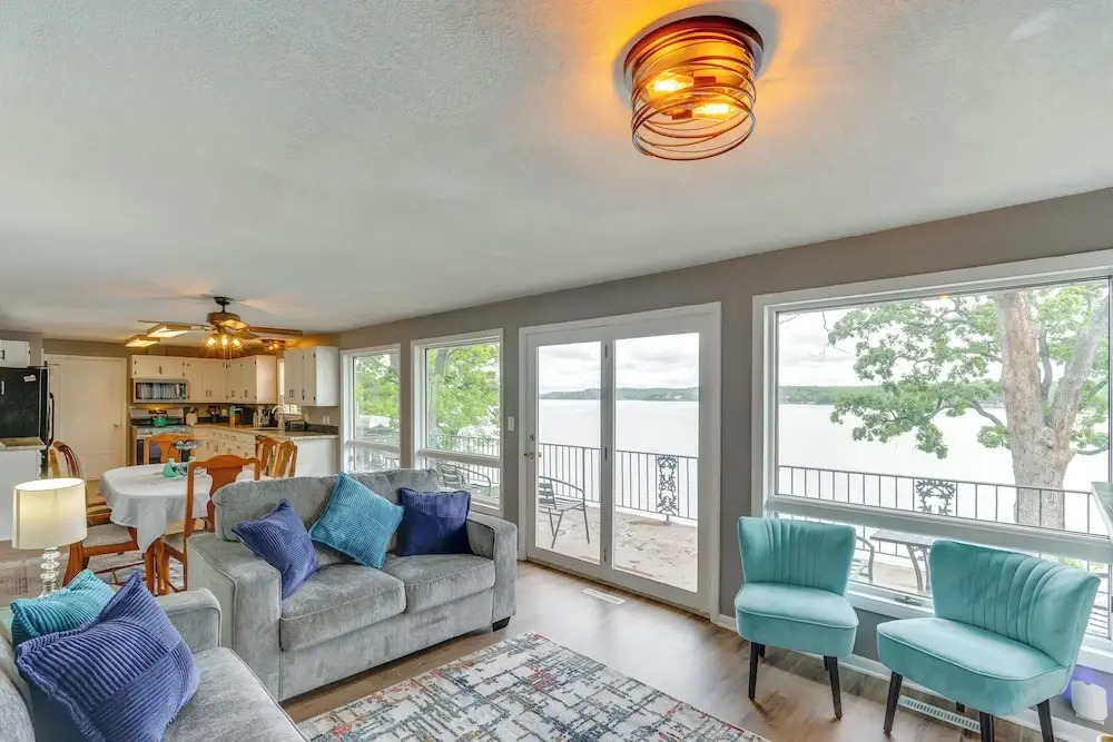 2 Decks, Lake Views! Group Escape in Osage Beach