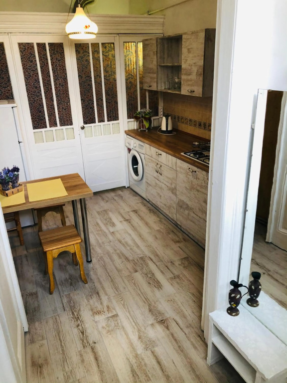 Vintage Apartment 2 rooms with Balcony