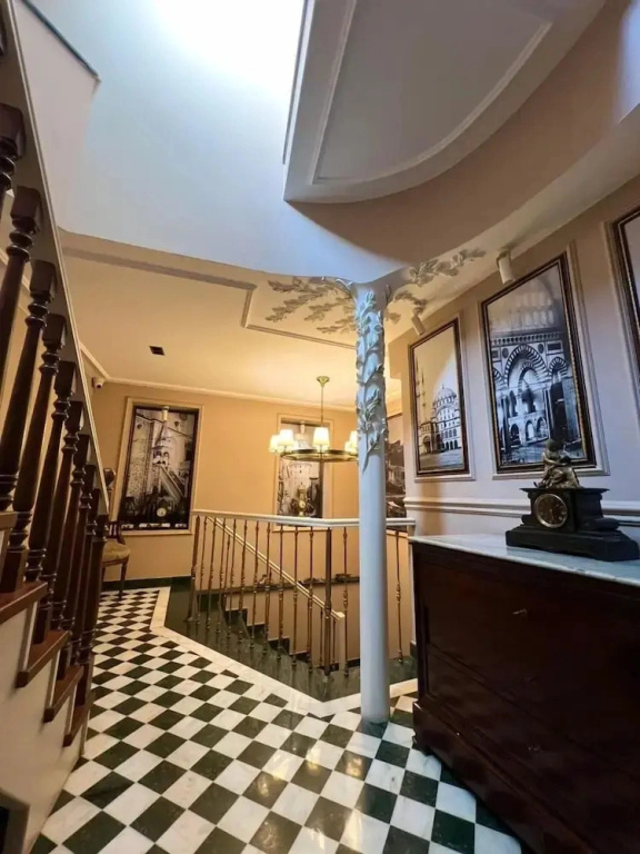D Orient Hotel
