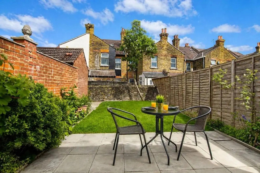 Wembley Garden Retreat 4BR Sleeps 7 Near Station