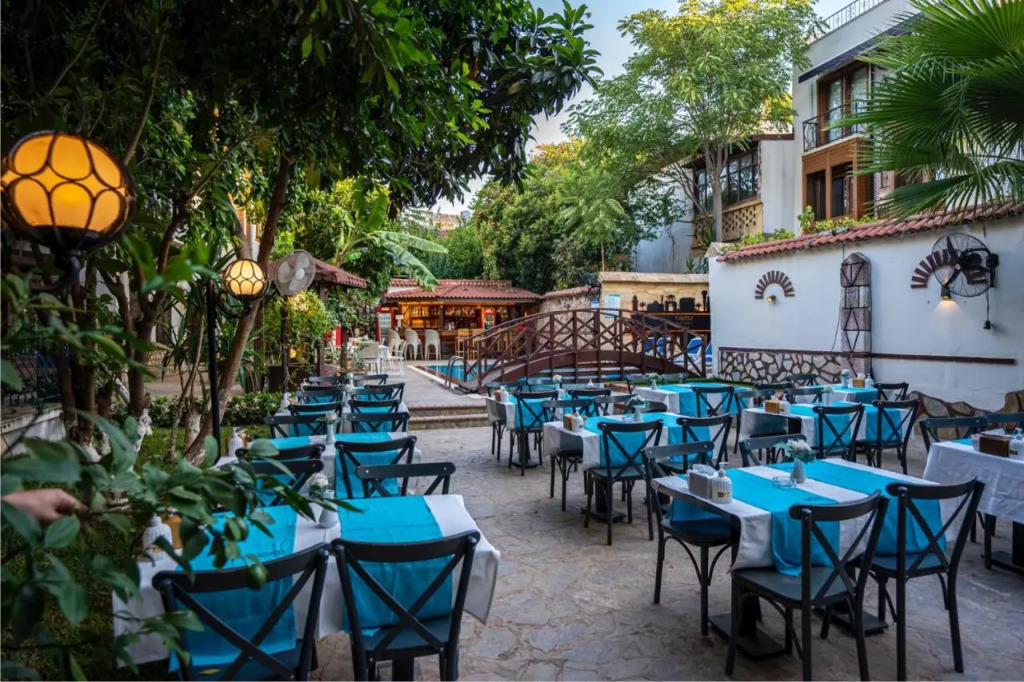 Castle Old Town Hotel