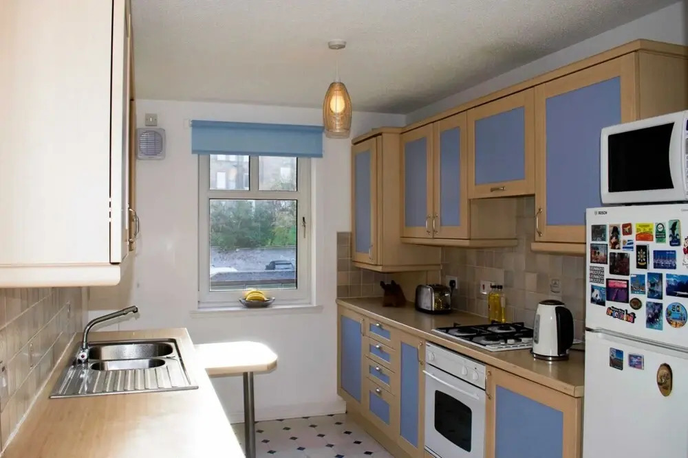 Spacious 2 Bedroom Home in Edinburgh