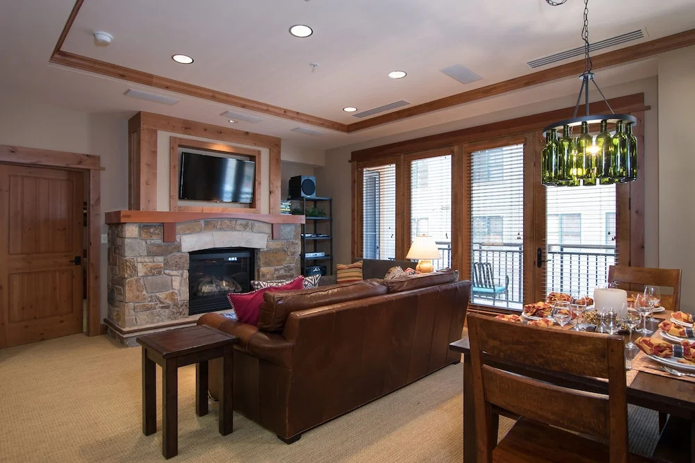 Catamount Condo #306 2 Bedrooms 2.5 Bathrooms Condo