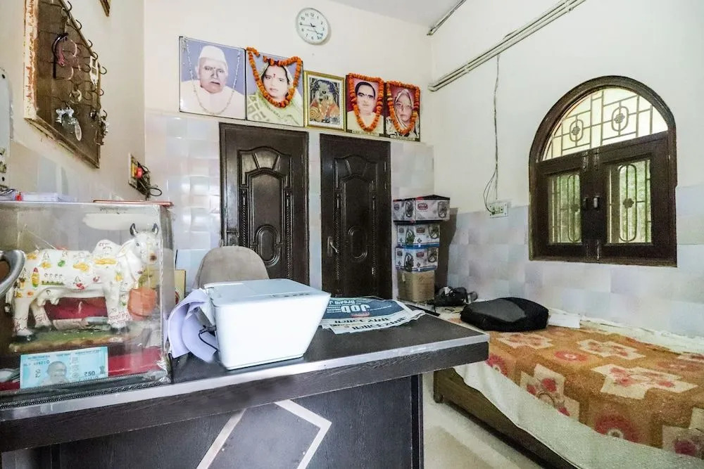 SPOT ON 60838 Shri Giriraj Dham
