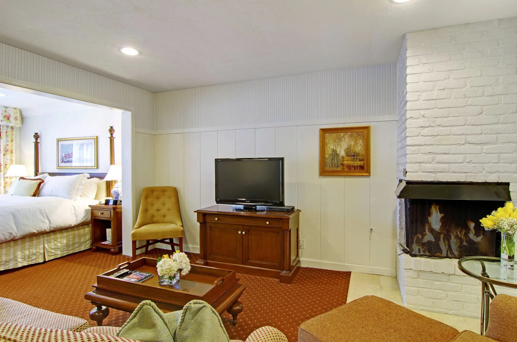 Wayside Inn