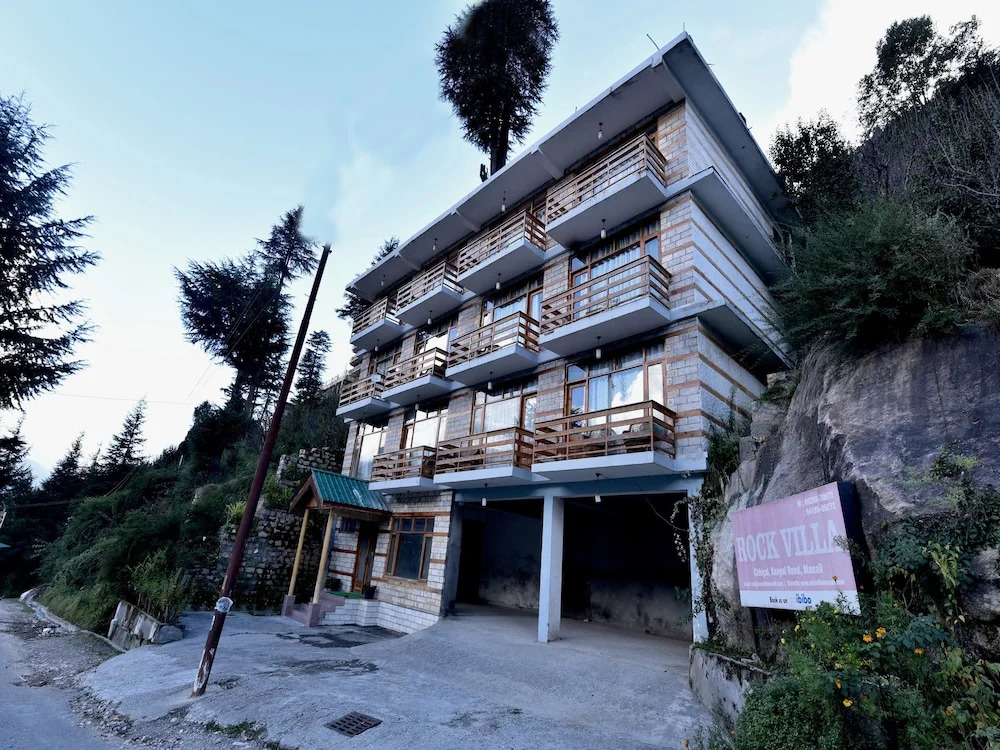 OYO 19872 Hotel Rock Villa